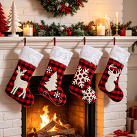 Calcetines Navideños con Borde de Peluche, Renos Bordados, Árbol, Copos de Nieve, Bolsa de Regalo Colgante para Chimenea, Decoración Navideña para el Hogar