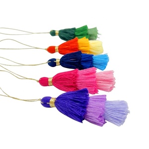 Décoration de Noël en coton et soie faite à la main, écologique, avec des pompons colorés personnalisés en or de 6 cm, E-Magic - Product Image 1