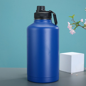 Botella de agua de acero inoxidable de doble capa con color y paquete personalizados, diferentes opciones de tapa, gran capacidad, lista para enviar. - Product Image 1