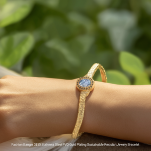 Brazalete de Moda en Acero Inoxidable 316L con Baño de Oro PVD, Joyería Sostenible y Resistente - Product Image 3