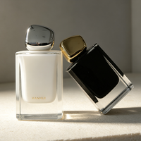 Flacon de parfum en verre carré vide de 30 ml, 50 ml, 100 ml avec un capuchon unique en argent et en or