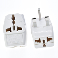 Adaptateur de voyage universel 3 en 1 pour prise britannique avec sortie AC pour ordinateur portable, téléphone portable et appareil photo - Tout neuf