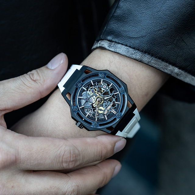 Stylish Durable Hangzhou Titanium Crystal Mechanical Watch for Professional Men Skeleton Design Pointer Night Visibility Power