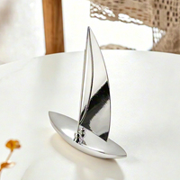 Décoration Moderne Bateau à Voile Argenté, Ornement Artisanat Métal Résine, Sculpture de Voilier pour la Maison, le Bureau, le Salon, Décoration de Bureau