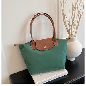 Bolso de Hombro Tipo Cubo de Moda al por Mayor para Mujer, de Alta Calidad, Popular, con Cremallera Metálica, Sencillo y Versátil, Bolso Tote - Product Image 3
