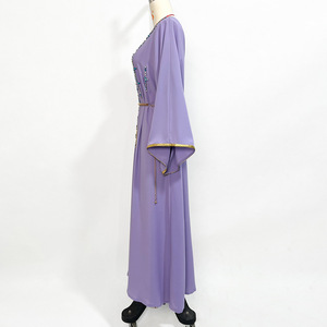 SIPO traditionnel islamique col en V Eid Abaya pour les femmes brodé perlé robe de stock de soie - Product Image 5