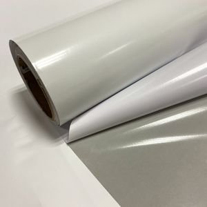 لفة فينيل لاصقة ذاتية اللصق للسيارات قابلة للطباعة من مادة <span class=keywords><strong>PVC</strong></span> مزدوجة الجوانب بسمك 80 ميكرون، بيضاء لامعة وغير لامعة، للطباعة بالمذيبات البيئية - Product Image 3