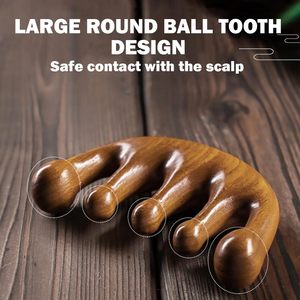 Peine de masaje de madera pura natural hecho a mano con cinco dientes, peine de sándalo hecho a mano para el cuidado de la cabeza, relajación y masaje de puntos de acupuntura - Product Image 3