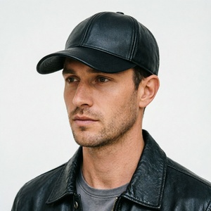 Casquette de baseball de luxe en cuir PU à 6 panneaux, personnalisable en gros, avec doublure intérieure en polaire pour sports de plein air, unisexe - Product Image 3