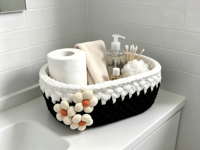 Panier de rangement en corde tressée à la main avec fleur décorative, noir et blanc, panier de rangement bicolore pour la salle de bain, pour serviettes et articles de toilette
