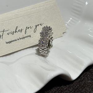 Anillo Floral de Plata Pura S925, Lujo Medieval con Diseño Floral Vintage, Elegancia Francesa Simple, Patrón Geométrico, Piedra Tallada - Product Image 5