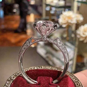 Direkt vom Hersteller: 18K Massivgold Labor-Diamant Brillantschliff Einreihiger Sechs-Krappen-Verlobungsring IGI-Zertifiziert für Damen - Product Image 1