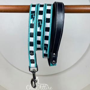 Venta al por mayor de alta calidad de la mano de cuero de vaca correa para mascotas con cuadros negro blanco diseño caminar entrenamiento duradero correas para perros - Product Image 1