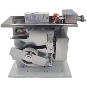 Machine d'étiquetage semi-automatique à angle droit pour boîtes en carton, boîtes métalliques, boîtes de thé, produits cosmétiques, boîtes d'écouteurs - Product Image 4