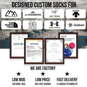 Chaussettes de sport en fibre de bambou personnalisées de haute qualité en gros, chaussettes courtes pour hommes, hiver, séchage rapide, respirantes, motif léopard, tricotées sur le dessous - Product Image 3