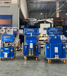 <span class=keywords><strong>Kit</strong></span> d'isolation en <span class=keywords><strong>mousse</strong></span> de <span class=keywords><strong>polyuréthane</strong></span> pulvérisée en gros, machine à pulvériser de la polyurée pour l'isolation des murs et des toitures - Product Image 4