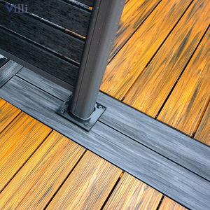 Plancher de terrasse en WPC résistant aux chocs durable et <span class=keywords><strong>hydrofuge</strong></span>, protégé contre les UV, à motifs modernes en <span class=keywords><strong>bois</strong></span> pour une utilisation extérieure. - Product Image 4
