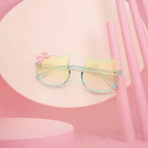 लड़कों और लड़कियों के लिए थोक UV400 बच्चों के धूप का चश्मा दिल के आकार का रंगीन कस्टम डिजाइनर बेबी फनी चश्मा
