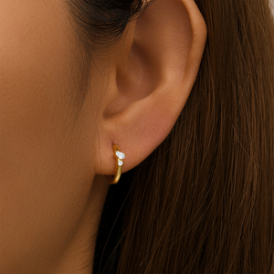 ต่างหูห่วงรูปหัวใจประดับเพชรซิคอนสองแถว ROXI Minimalist เงินแท้ 925 - Product Image 4