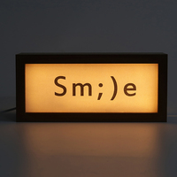 Boîte d'ombre à éclairage LED moderne Cadre photo Version USB plug-in moderne pour la maison ou le bricolage Cadre photo Boîte en bois