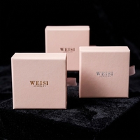 Boîtes cadeaux carrées légères et élégantes Talent Pink 9*9*3.5cm Modèle SW121 Service de fabrication d'échantillons disponible