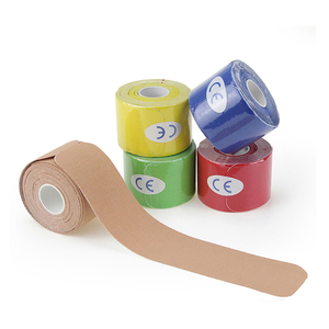 Bandes <span class=keywords><strong>de</strong></span> kinésiologie prédécoupées respirantes, élastiques, pour le soutien musculaire et la physiothérapie sportive - Product Image 4