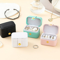 Boîte de rangement pour bijoux de mode, pour boucles d'oreilles et bagues, matériau PU, style classique et élégant, 6.5x5x4cm