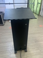 Podio con Display LED a Risposta Rapida e Basso Consumo per Riproduzione Video Fluida e Uso Prolungato nelle Biblioteche