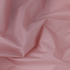 <span class=keywords><strong>Tissu</strong></span> en taffetas de <span class=keywords><strong>soie</strong></span> de polyester imperméable direct d'usine 400T avec revêtement lourd pour vêtements de sport de plein air et doublure de doudoune - Product Image 6