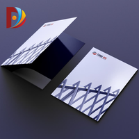 Personnalisation de la taille, lamination anti-rayures, gaufrage, débossage avec emplacement pour porte-cartes de visite, dossier de présentation de documents en papier
