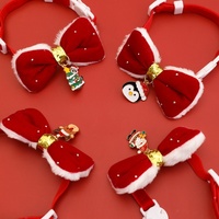 Collier de Noël de luxe pour animaux de compagnie, motif dessin animé, en peluche silencieuse avec nœud papillon, en polyester, pour chats et chiens, rouge, ornement mignon