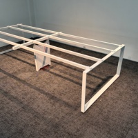 Table de conférence exécutive en forme de bateau pour 8 à 12 personnes, bureau de réunion moderne en mélamine avec alimentation et prises intégrées