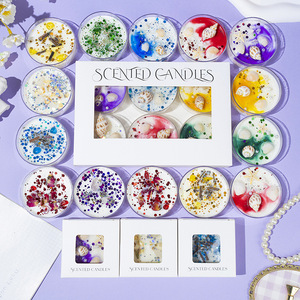 Vela Aromática de Cera de Soja con Lentejuelas de Flores Secas y Cristales, Adornos de Conchas, Hecha a Mano, Set de Regalo para el Día de la Madre - Product Image 4