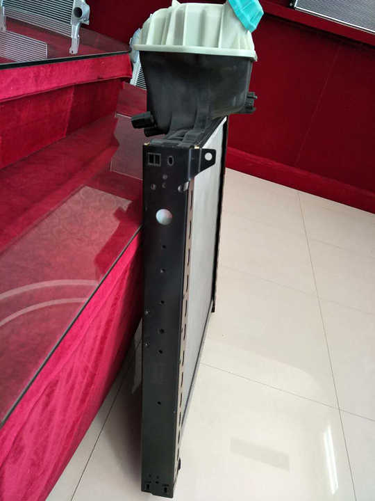 62875 MAN TGA Truck Radiator Aluminum Radiator for TGX TGS MAN with ...