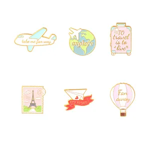 Seyahat yaşam yolculuğu emaye pimleri özel posta bavul Metal pimler sevimli karikatür rozet hediye çocuklar arkadaşlar için
