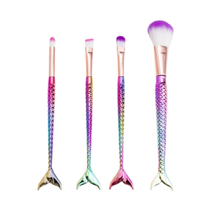 Un conjunto <span class=keywords><strong>de</strong></span> pinceles <span class=keywords><strong>de</strong></span> <span class=keywords><strong>maquillaje</strong></span> <span class=keywords><strong>de</strong></span> nuevo diseño <span class=keywords><strong>de</strong></span> <span class=keywords><strong>cola</strong></span> <span class=keywords><strong>de</strong></span> pez <span class=keywords><strong>sirena</strong></span> <span class=keywords><strong>de</strong></span> color degradado metálico para niñas forma personalizada lindo hermoso pincel <span class=keywords><strong>de</strong></span> <span class=keywords><strong>maquillaje</strong></span> - Product Image 6