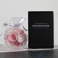 Roses éternelles roses intemporelles faites à la main dans une boîte en forme de parfum - Décoration enchantée pour la Saint-Valentin et Noël