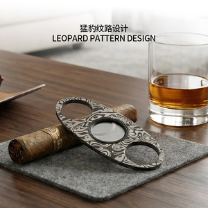 Cortador de Cigarros de Doble Cuchilla de Acero Inoxidable, Diseño Damasco de Lujo, Portátil, para Accesorios de Cigarros - Product Image 3
