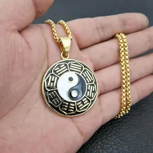 Jimat pria mode baja tahan karat perhiasan bagus Aksesori koin bulat Yin Yang gosip simbol liontin kalung untuk hadiah