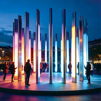 Sculpture LED circulaire à dégradé arc-en-ciel Lian Qiu LQ-CDY386, cadre en acier thermolaqué, acrylique givré, lumière RGB changeante de couleur