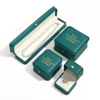 Boîte à bijoux en cuir PU vert luxueuse faite à la main avec doublure en velours et boîte d'emballage pour bague et collier avec inscription dorée