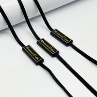 Corde de verrouillage d'étiquette volante personnalisée Produit en polyester ficelle Tissu de luxe Logo en relief Joint en plastique ficelle d'étiquette volante
