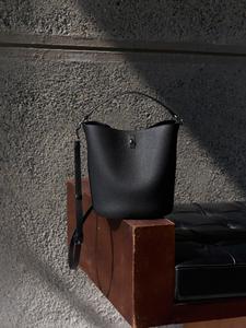 Cadeau d'entreprise VIP de luxe, sac à main en cuir haut de gamme, grande marque privée, fabrication directe aux Émirats arabes unis et en Arabie Saoudite - Product Image 5