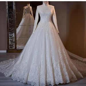 AL1767 2024 Elegante Vestido de Novia Vintage de Encaje con Mangas Largas y Talla Grande con Volantes y Flores de Cristal - Product Image 1
