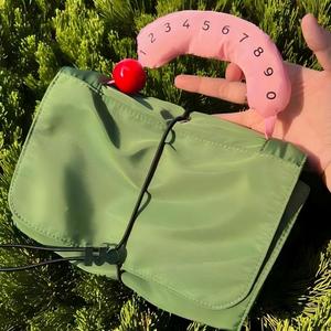 Bolsa de Maquillaje Enrollable, Estuche Cosmético Bonito, Organizador de Artículos Esenciales de Viaje para Mujer, Bolsa con Cierre de Cremallera, Resistente al Agua, con Asa Suave - Product Image 4