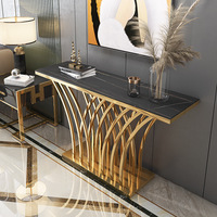 Console de luxe moderne en acier inoxydable doré avec plateau en marbre, mobilier de designer classique pour hall d'entrée, hôtel, maison et villa