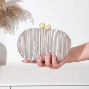 Elegante <span class=keywords><strong>Pochette</strong></span> in Raso Plissettato per Signore, Borsetta da Sera Ovale Dorata con Catena a Tracolla, Borse da Sposa all'Ingrosso per Donne - Product Image 1