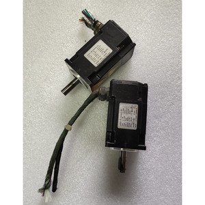 Moteur d'entraînement AKM11B-ASSNR-02 - Product Image 1