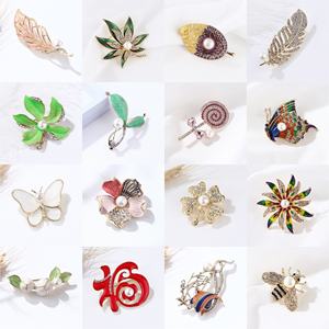 Fabricant de gros 48 pièces broches de perles d'eau douce naturelles pour cadeau acceptant des broches personnalisées - Product Image 1