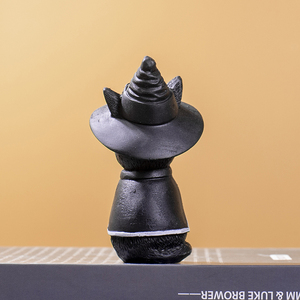 Fabricantes personalizados Halloween gato negro adorno brujas sombrero figuritas de animales de colores estatua de resina polivinílica - Product Image 4
